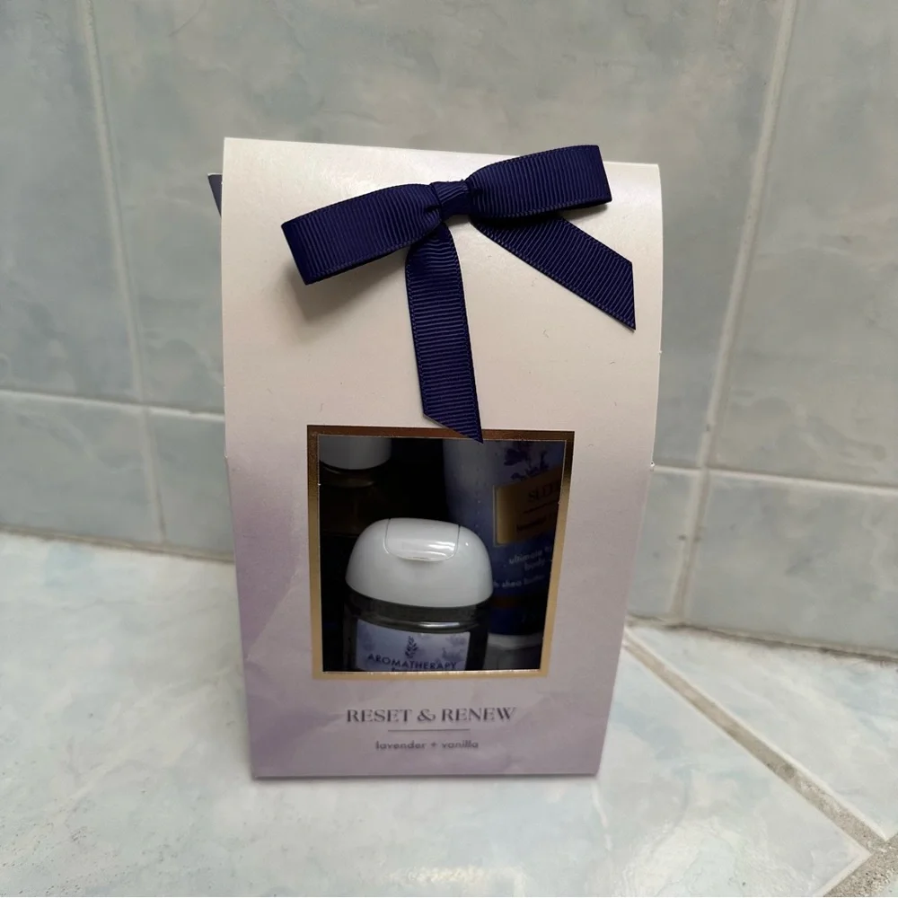 NWT Bath and Body Works Lavender Vanilla Mini Gift Set